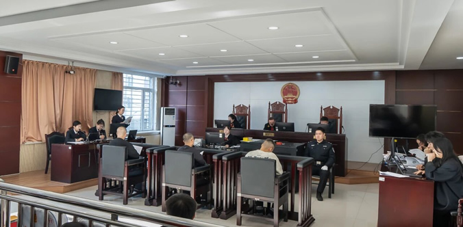 1听庭“把脉”、评议“开方” ——直击网络主播“甜蜜陷阱”庭审现场.jpg