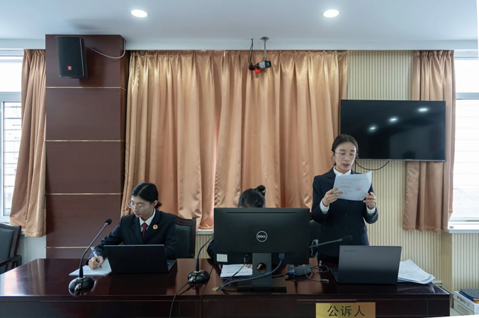 2听庭“把脉”、评议“开方” ——直击网络主播“甜蜜陷阱”庭审现场.jpg