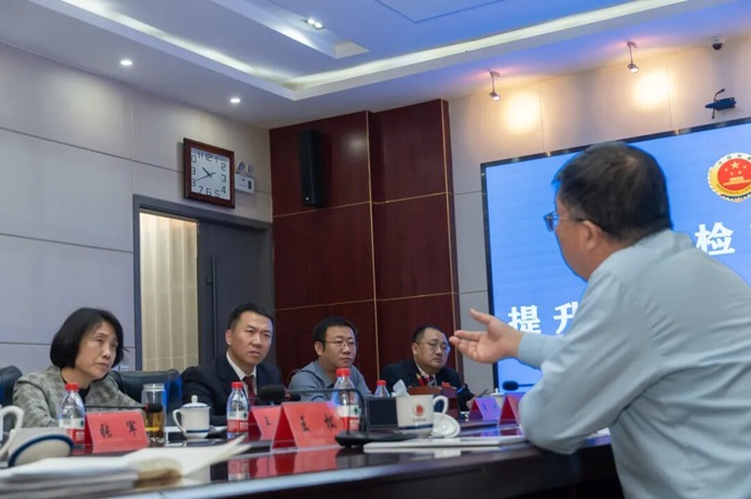 12听庭“把脉”、评议“开方” ——直击网络主播“甜蜜陷阱”庭审现场.jpg