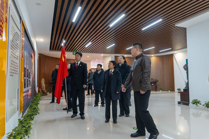 2检爱家乡绽芳华 法护玛瑙助企兴.jpg