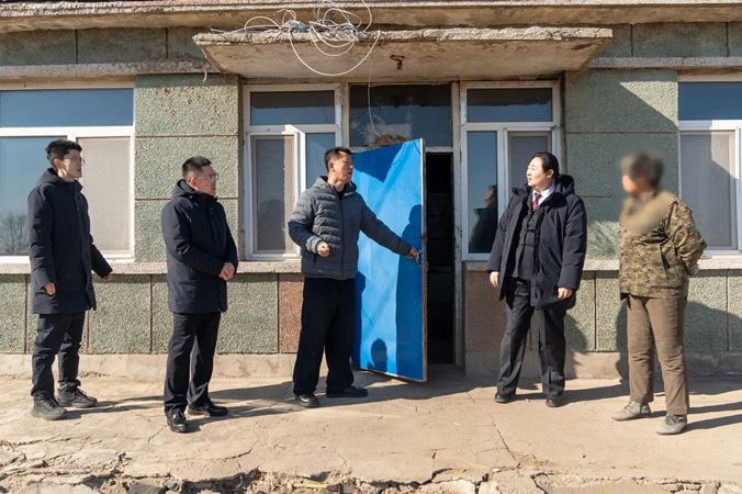 4党建引领践初心 学雷锋慰问暖民心.jpg